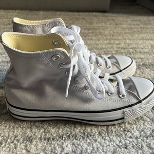 BRAND NEW High-Top Chuck Taylor All Star Classic Converse in Mouse